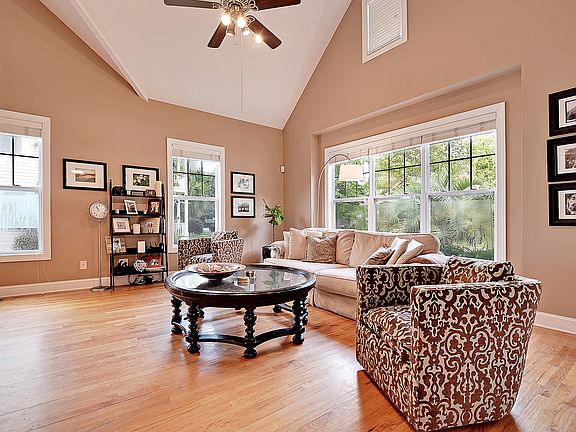 5th image of 5122 Coral Reef Dr