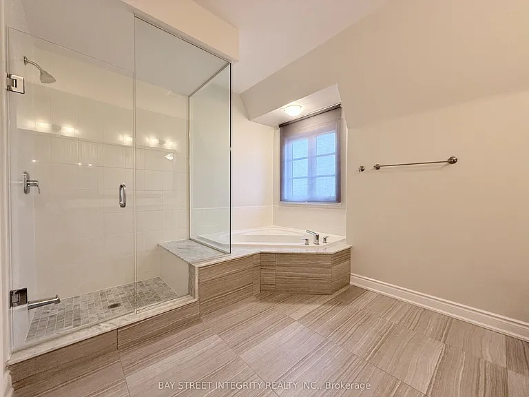 2160 Trafalgar Rd #3 — Photo 23