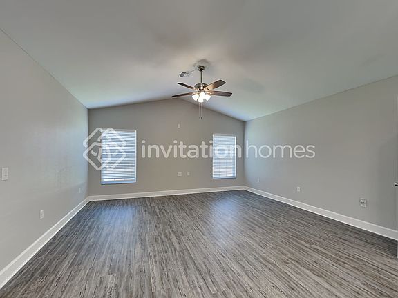 5th image of 3690 Emerald Ln