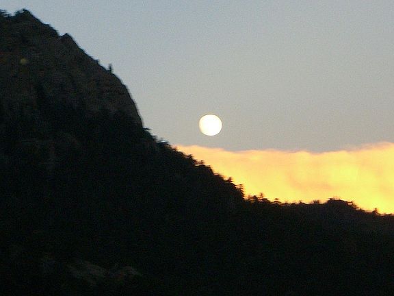 Moon rise over Twin Sisters