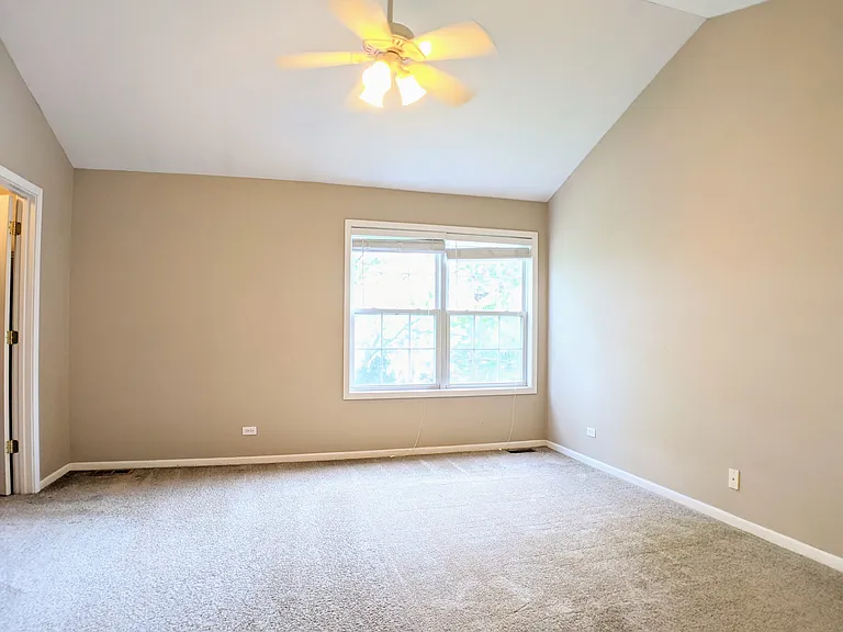 1504 Thornfield Ln — Photo 3