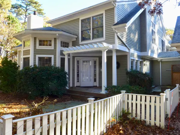 222 Sandpiper Ln #10, Tisbury, MA 02568