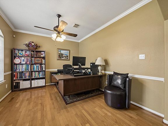 5th image of 415 Willow Pointe Dr