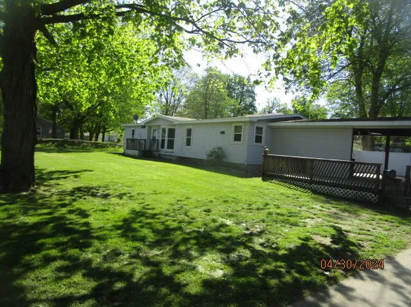 180 E 4th St, Constantine, MI 49042