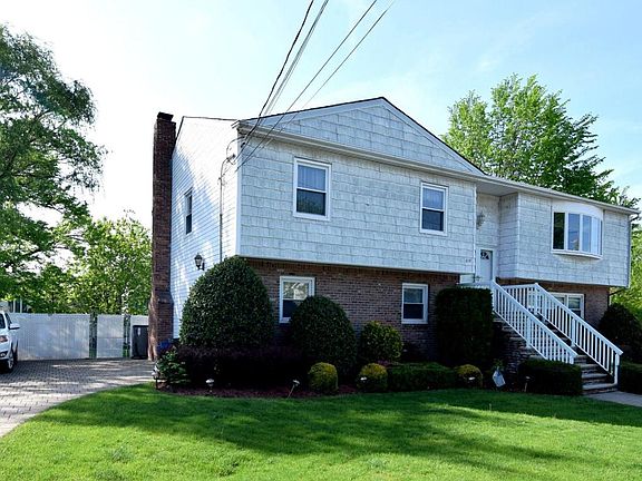 2nd image of 217 Crown Ave