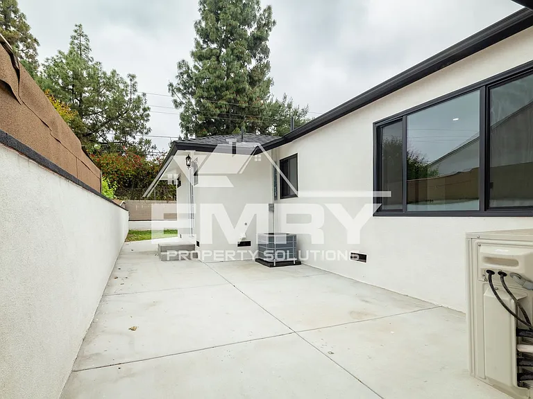 9135 Arrington Ave — Photo 27