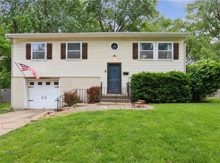 10022 Antioch Rd, Overland Park, KS 66212