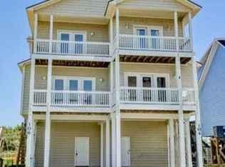 106 Sea Oaks Ct, North Topsail Beach, NC 28460