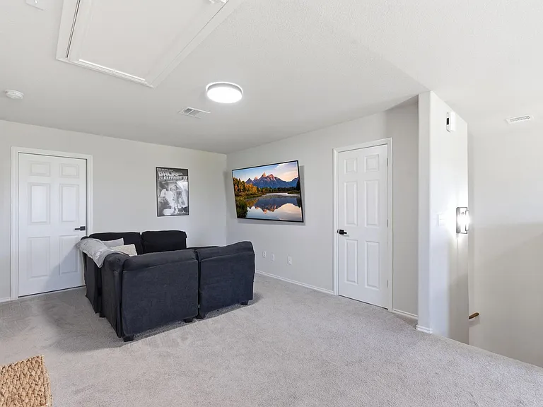 8027 Dauntless Dr — Photo 28