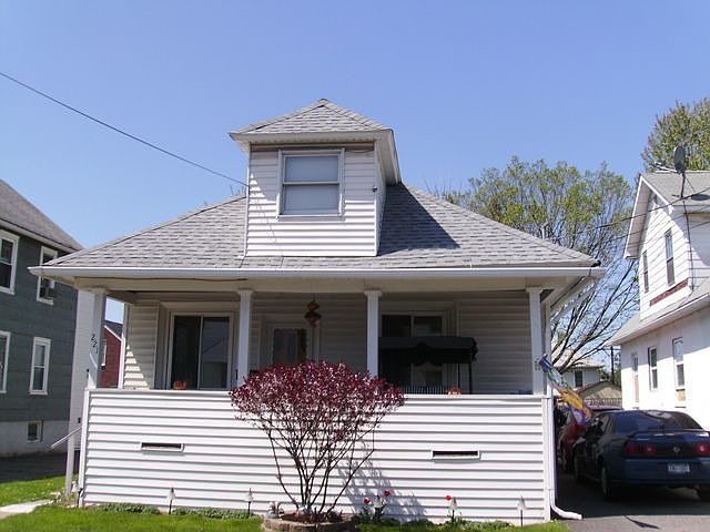 1st image of 221 Lester Ave