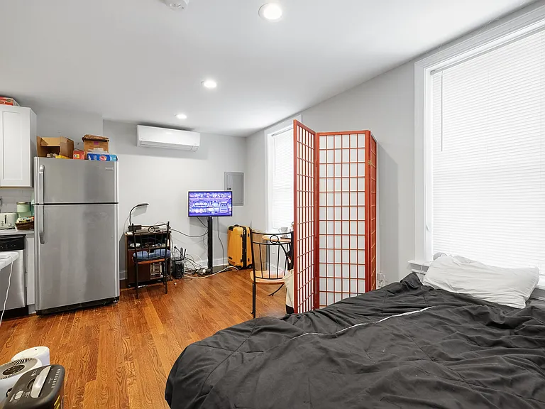 2032 Bainbridge St #3 — Photo 10