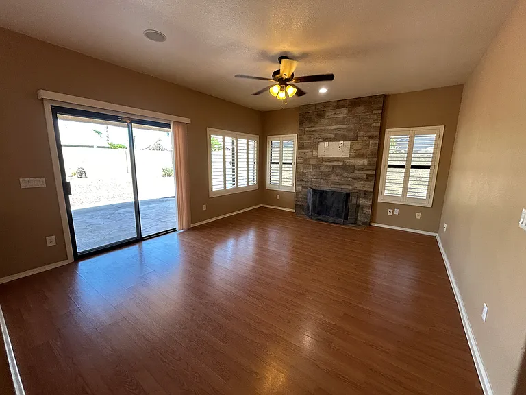 4334 E Anderson Dr — Photo 6