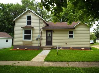 101 Forestville Rd, Strawberry Point, IA 52076