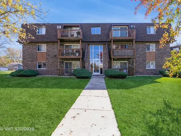 19330 Wolf Rd APT 4, Mokena, IL 60448