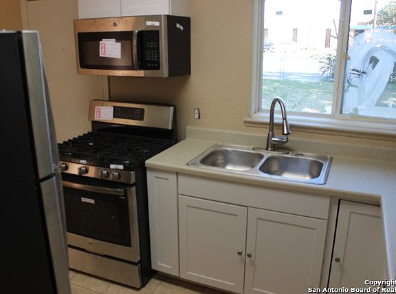 5th image of 4343 Wild Oak Dr