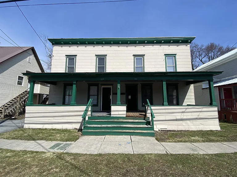 1011 Bronson St — Photo 16