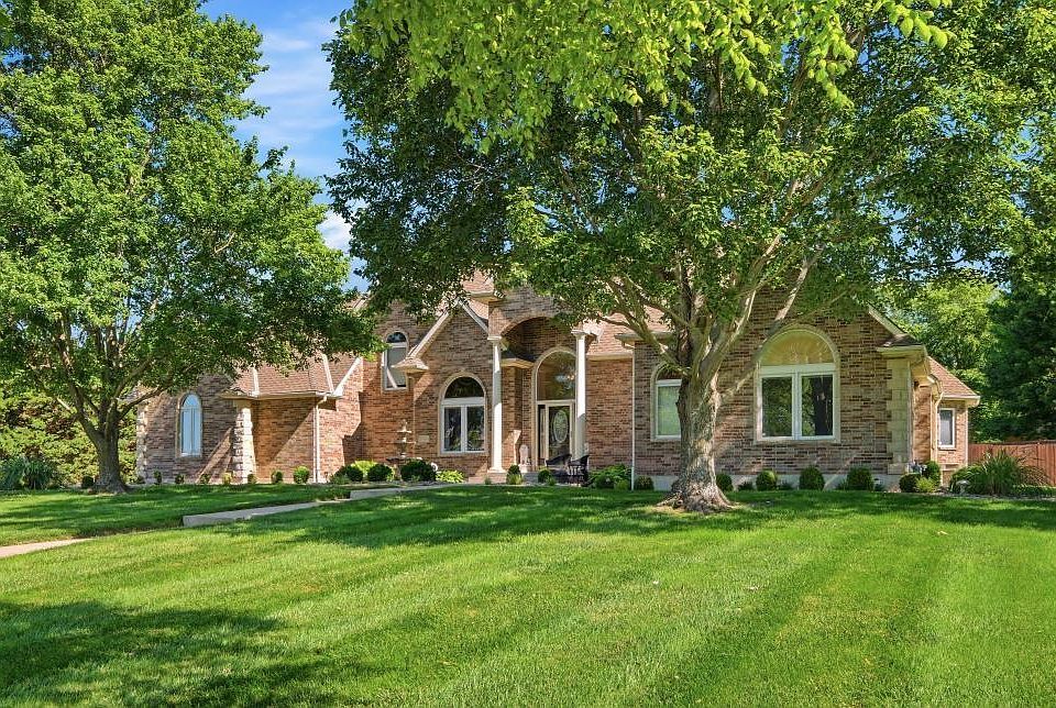 1st image of 15586 Cedar Ln