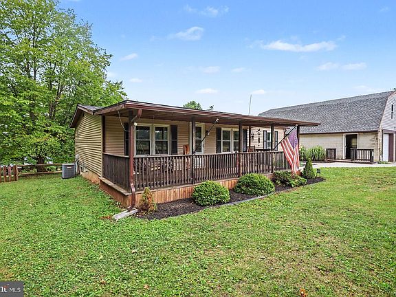 3rd image of 49 Pickett Rd
