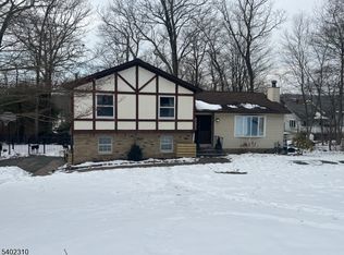 117 Papscoe Rd, Hewitt, NJ 07421