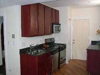 5th image of 3203 W Berwyn Ave APT 1E