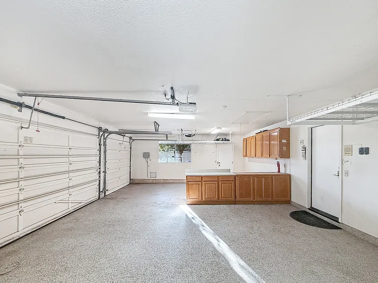 14212 Sandhill Rd — Photo 34