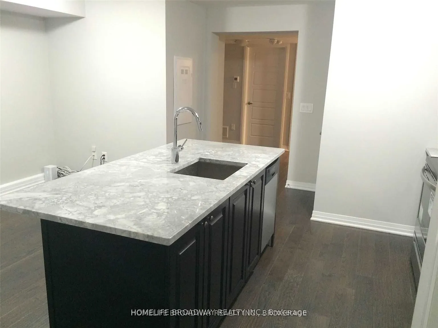 3 bed, $2,550 — Photo 3