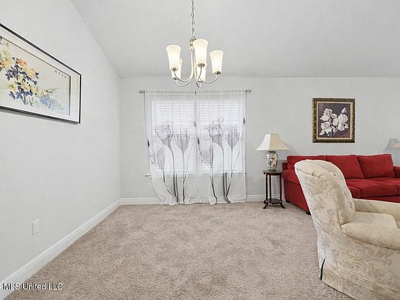3rd image of 10508 Roundhill Dr