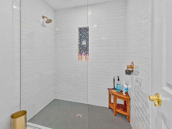 5th image of 77707 Calle Las Brisas S