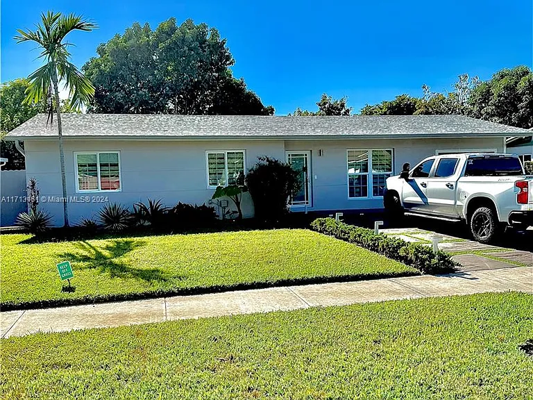 11120 SW 154th St — Photo 2