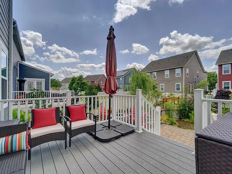 800 Corcormant Ln — Photo 32