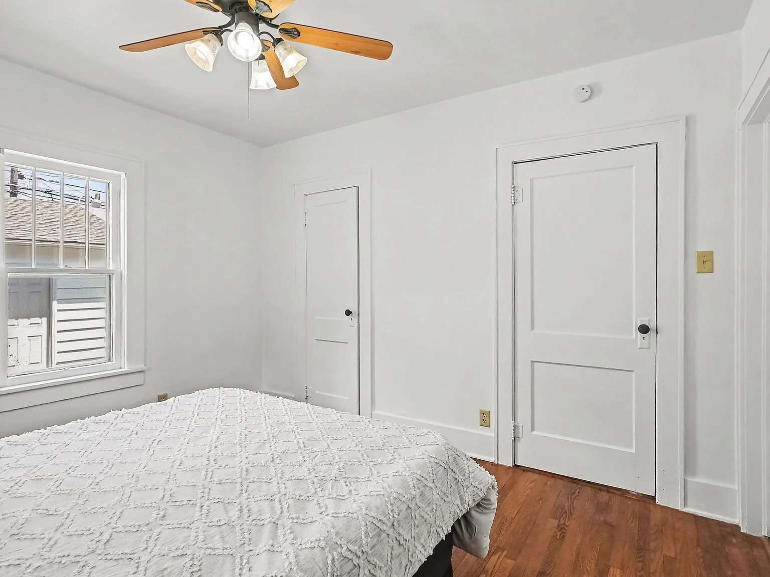 3 bed, 1412 sqft, $1,700 — Photo 2