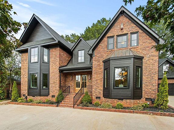 2nd image of 19 Harvest Ln