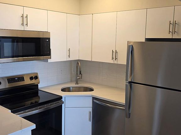 5th image of 100 New Roc City Place #315