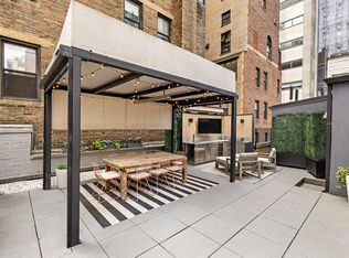 152 W 58th St, New York, NY 10019