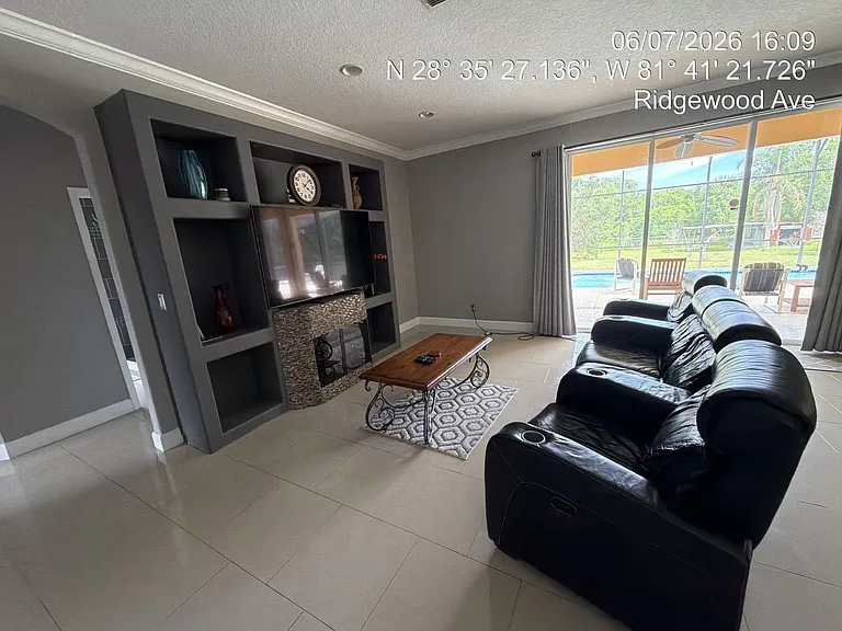 16026 Ridgewood Ave — Photo 11