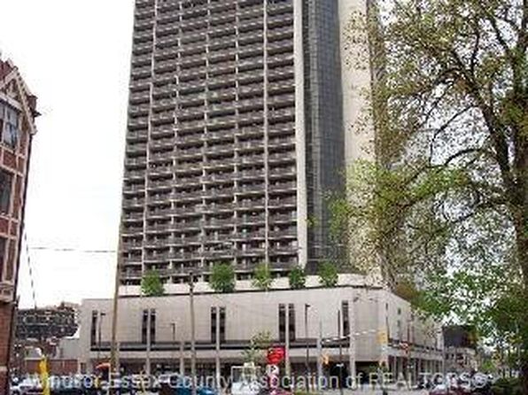 150 Park St W #908, Windsor, ON N9A 7A2