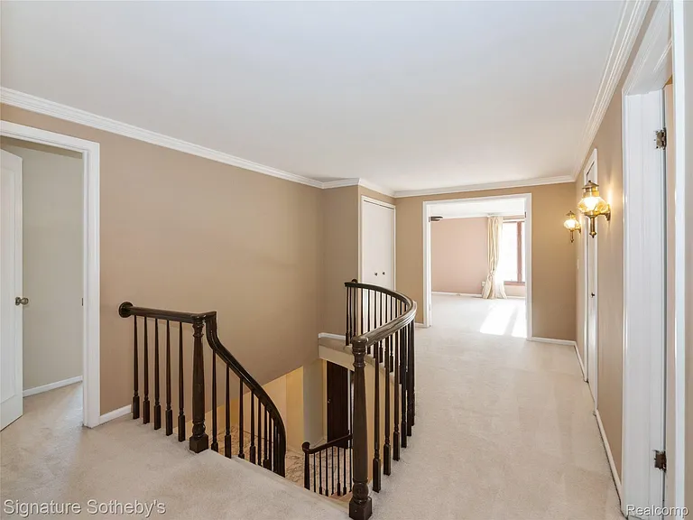 5105 Provincial Dr — Photo 9