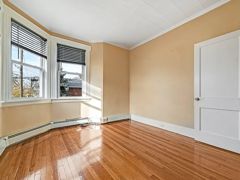 74 Plauderville Ave #2 — Photo 5