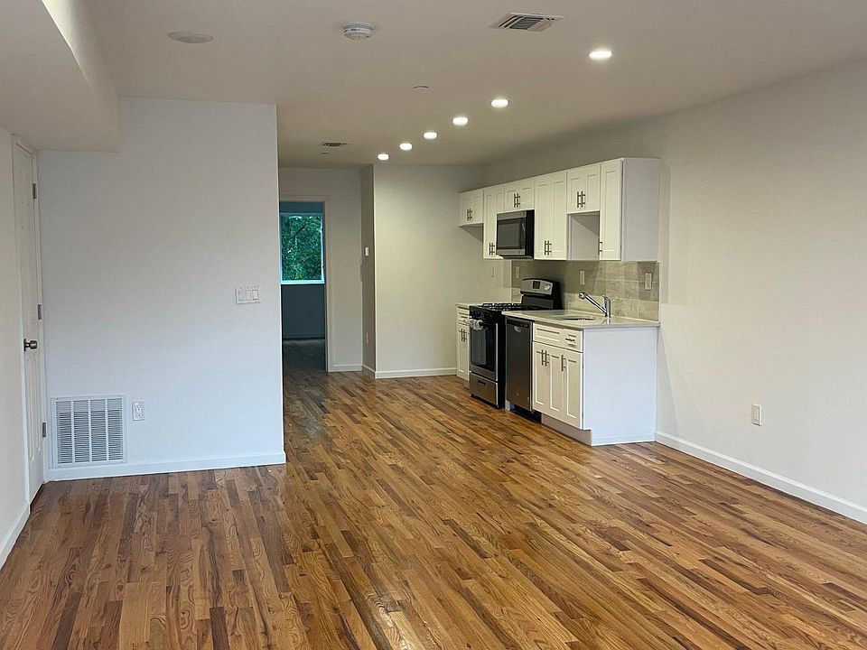 1st image of 88 Layton Ave