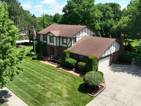 5236 Collington Dr, Troy, MI 48098