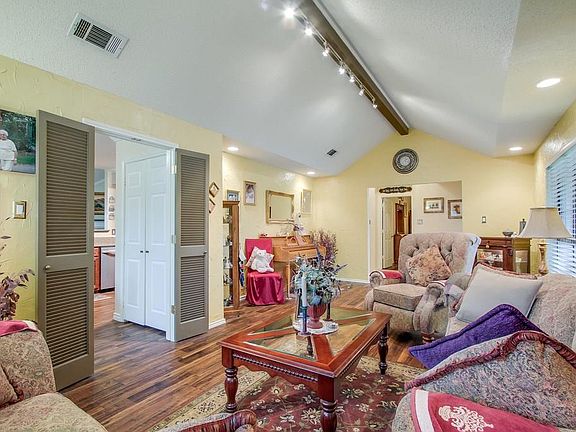 5th image of 3001 Presidio Cir