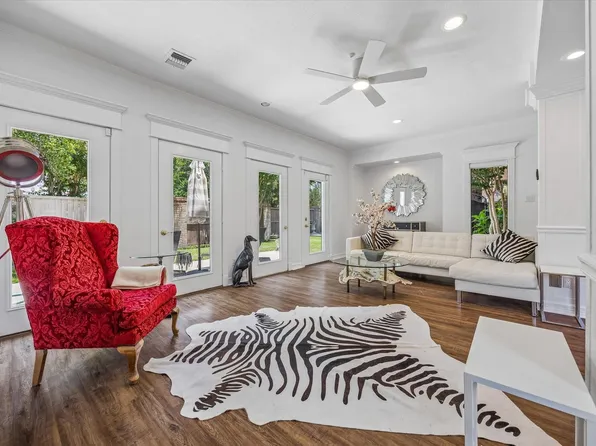 1112 Nantucket Dr APT A, Houston, TX 77057