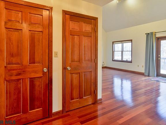 4th image of 313 Canterbury Dr