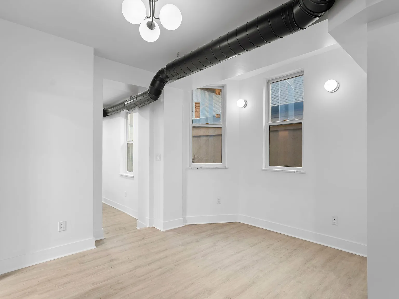 2 bed, 1100 sqft, $3,700 — Photo 3