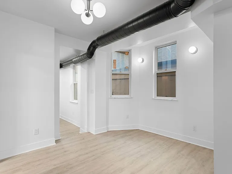 Dedicated dining area flowing into kitchen