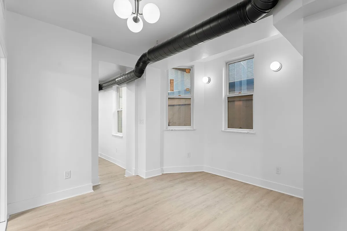 Building Photo - 2035 Forbes Ave #201