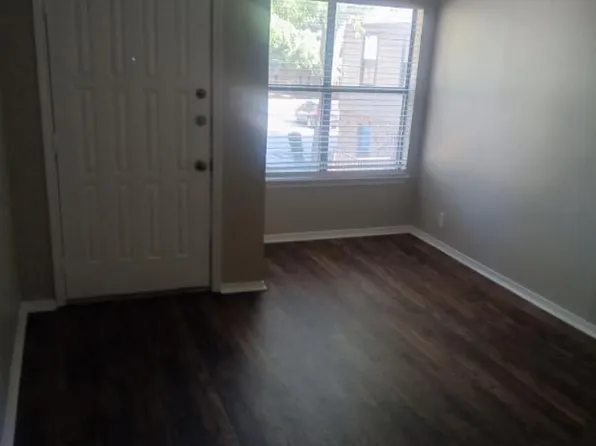 326 Peach St APT N, Denton, TX 76209