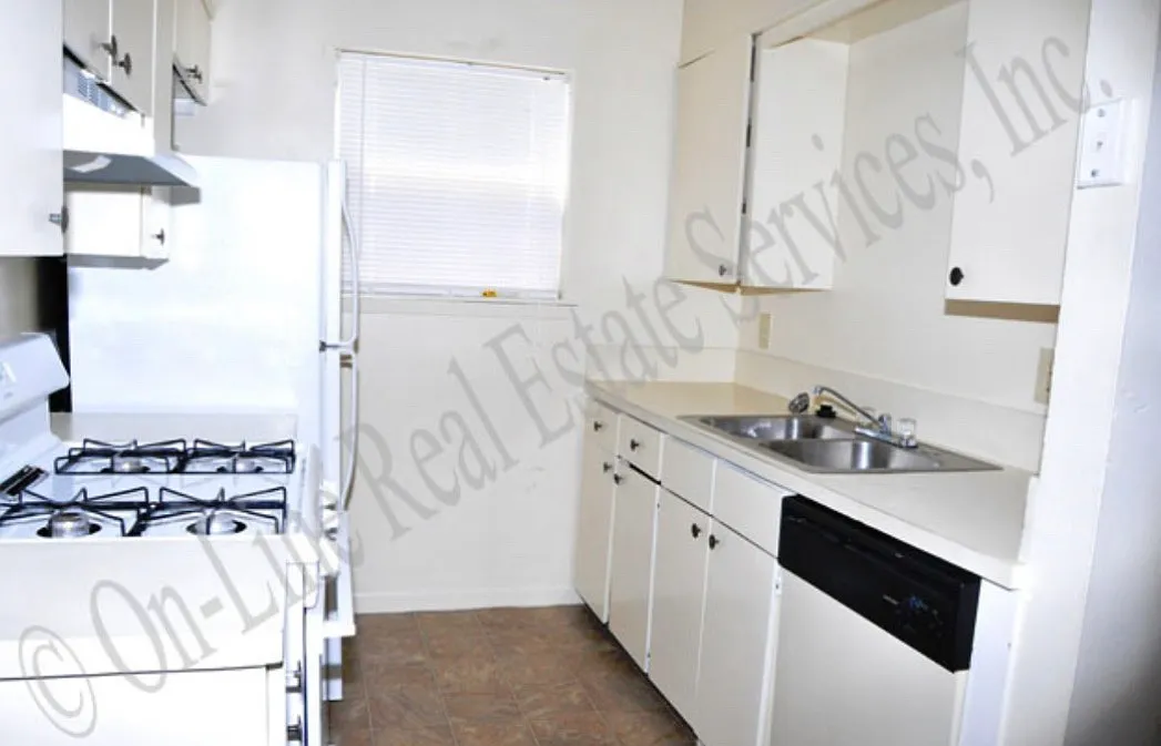 2 bed, 864 sqft, $950 — Photo 3