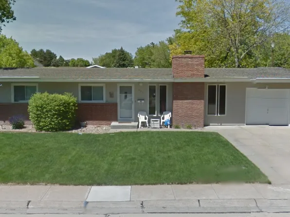 805 Highland Dr, Ogallala, NE 69153