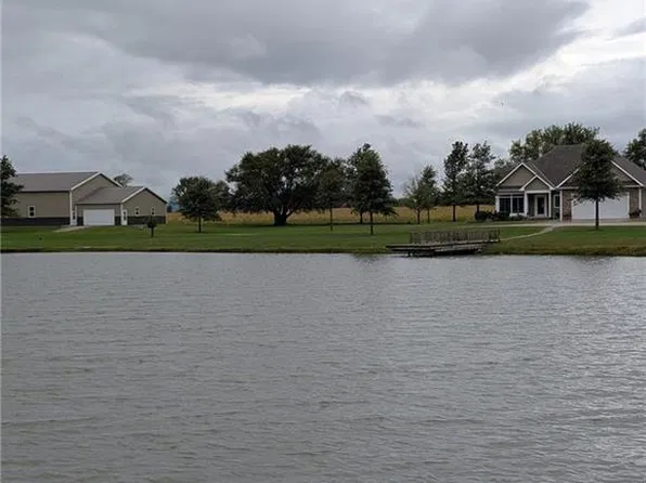 24496 Pleasant Valley Rd, Wellsville, KS 66092